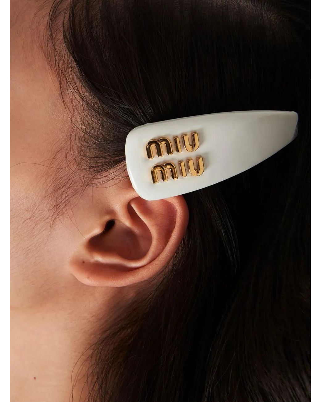 【関税&送料込】Miu Miu Gold l Hair Clip Miu Miu Logo Plaque Hair Clip In Gold | ModeSens