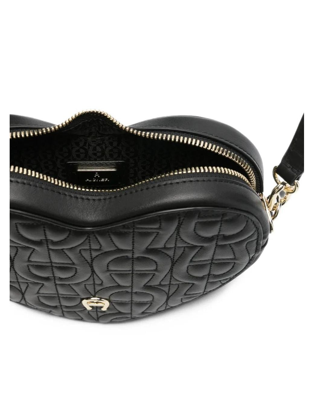 Aigner White Fashion Quilted Heart-Shaped Shoulder Bag