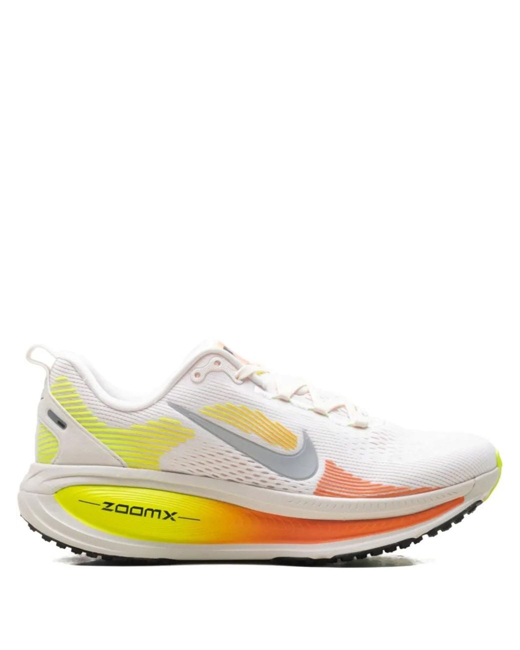 Nike White Baskets Vomero 18