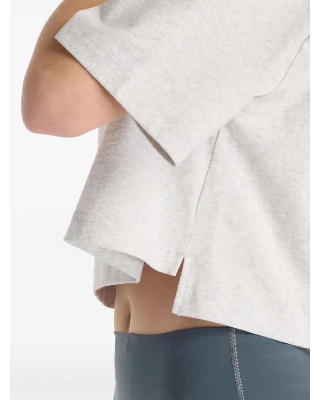 New Balance Gray T-Shirt Crop Athletics Premium À Logo Poitrine