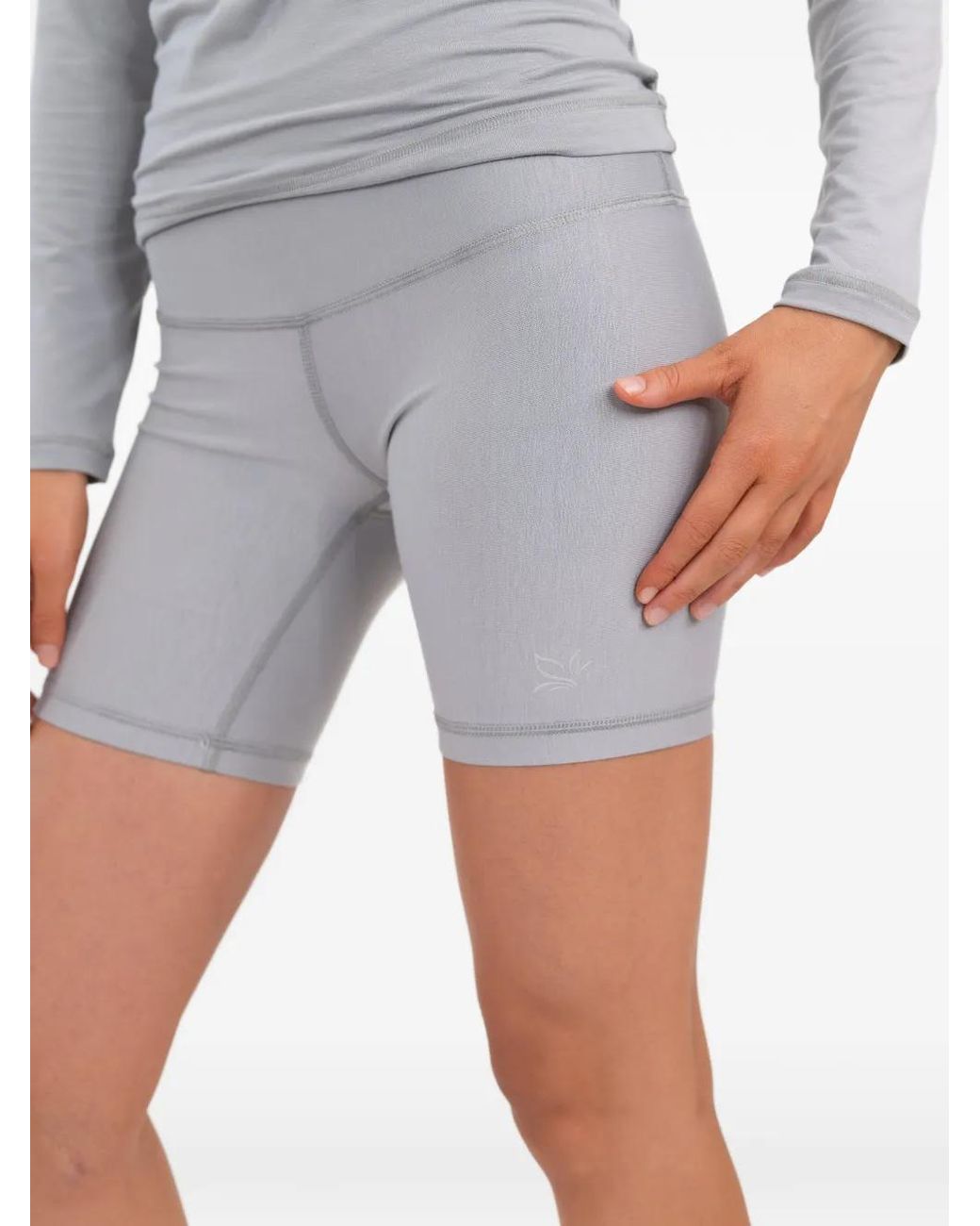 On/Off Essentials White Short The Core