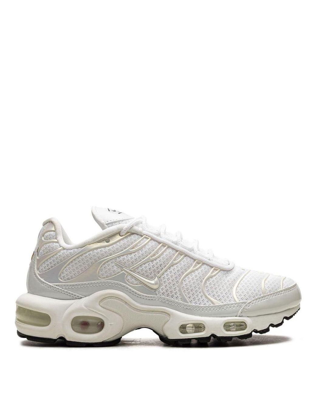 womens white mesh nike shoes
