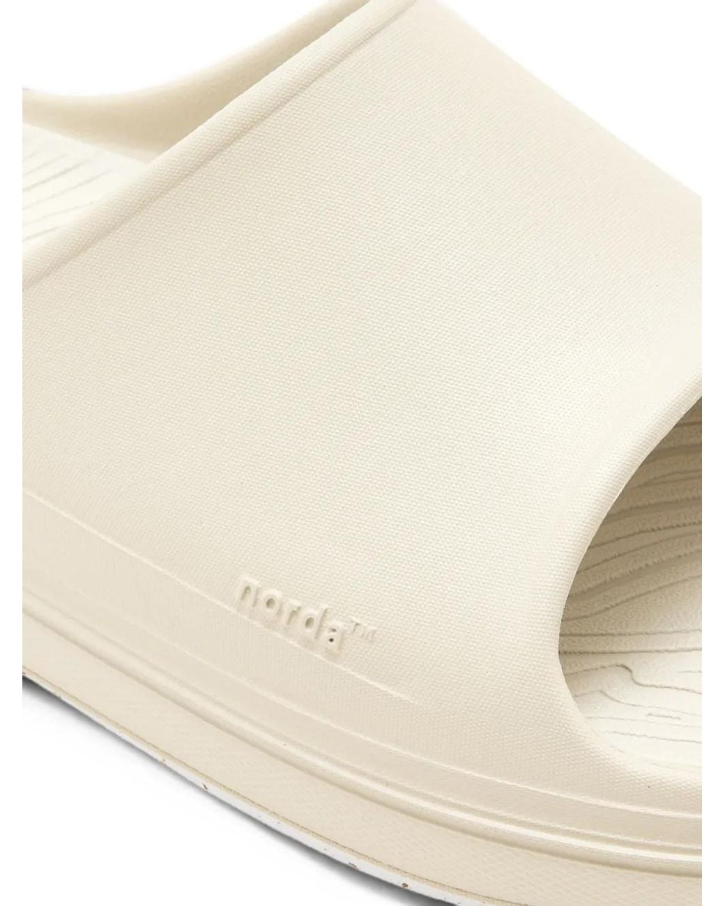 Norda White 008 Slides