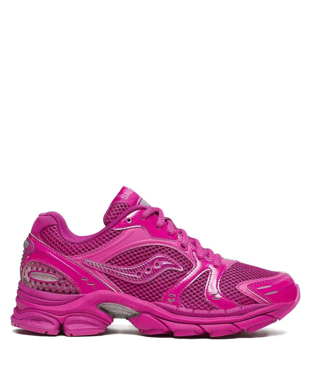Baskets Progrid Triumph 4 Saucony en coloris Pink