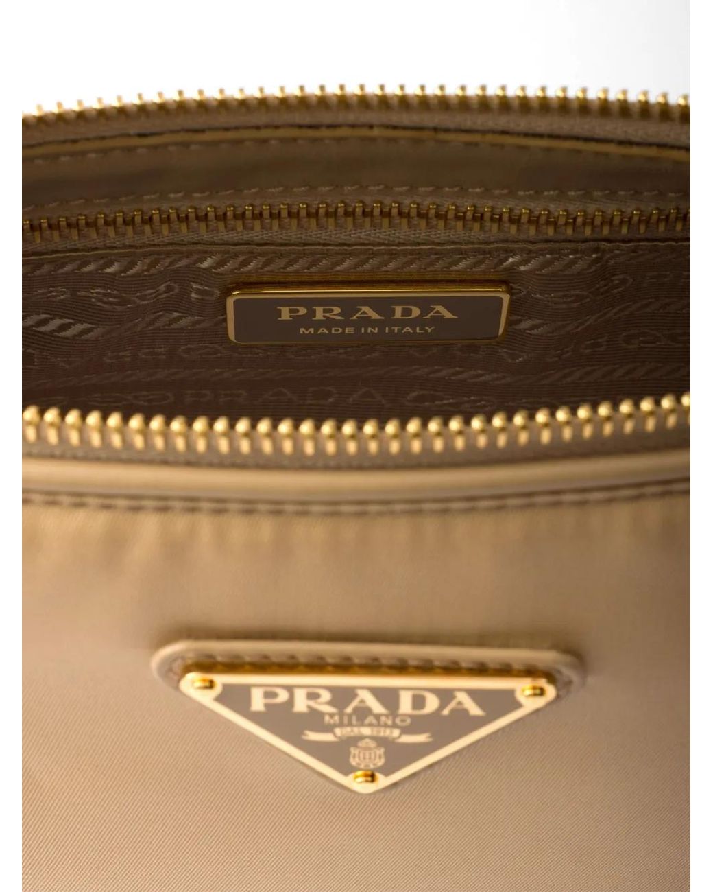 Borsa A Spalla Re-Nylon Piccola di Prada in Natural