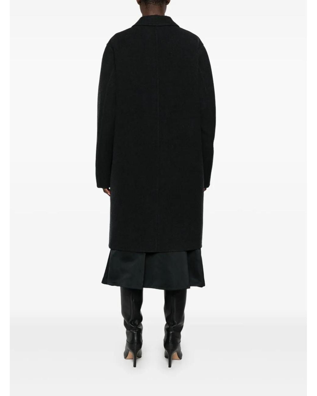 Sofie D'Hoore Cameron Jas in het Black