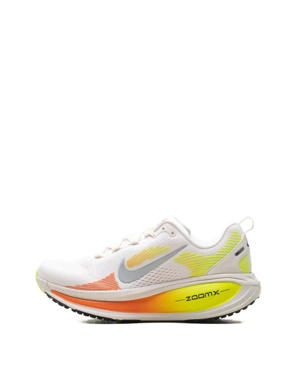 Nike White Baskets Vomero 18