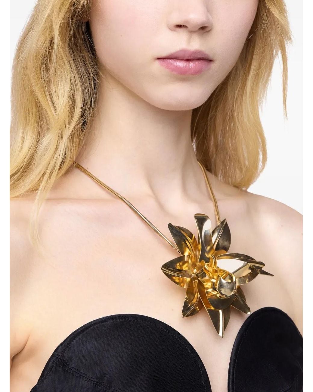 Rabanne Natural Necklace With Metal Flower Pendant