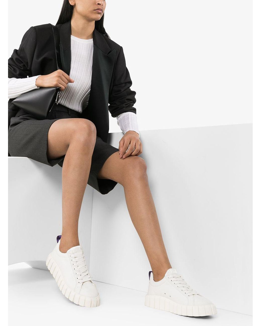 billedtekst tilstødende Slumber Eytys Odessa Low Top Sneakers in White | Lyst