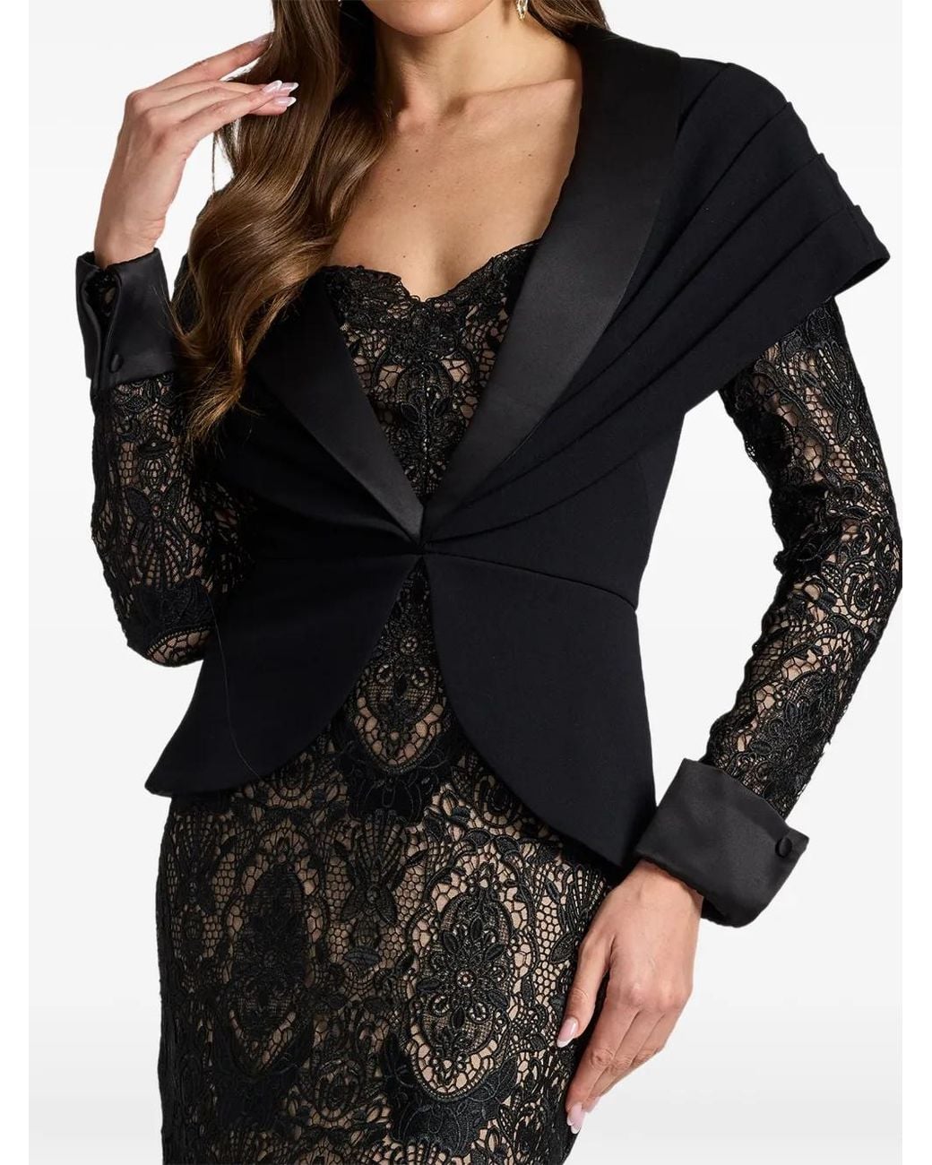 Tadashi Shoji Black Robe À Col Châle Et Superposition En Dentelle