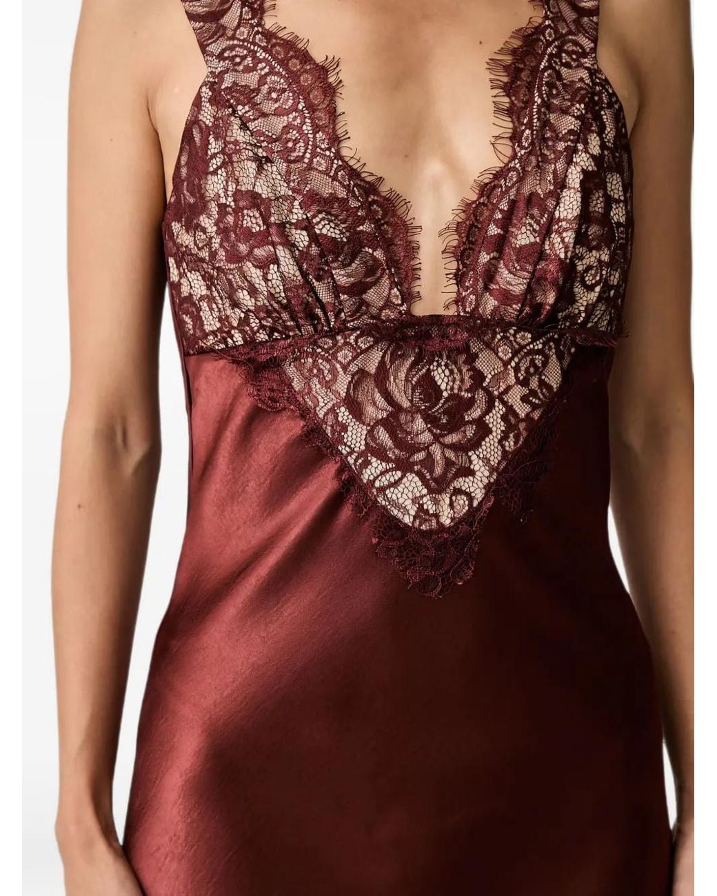 Bardot Red Robe Longue Torie En Satin À Empiècements En Dentelle