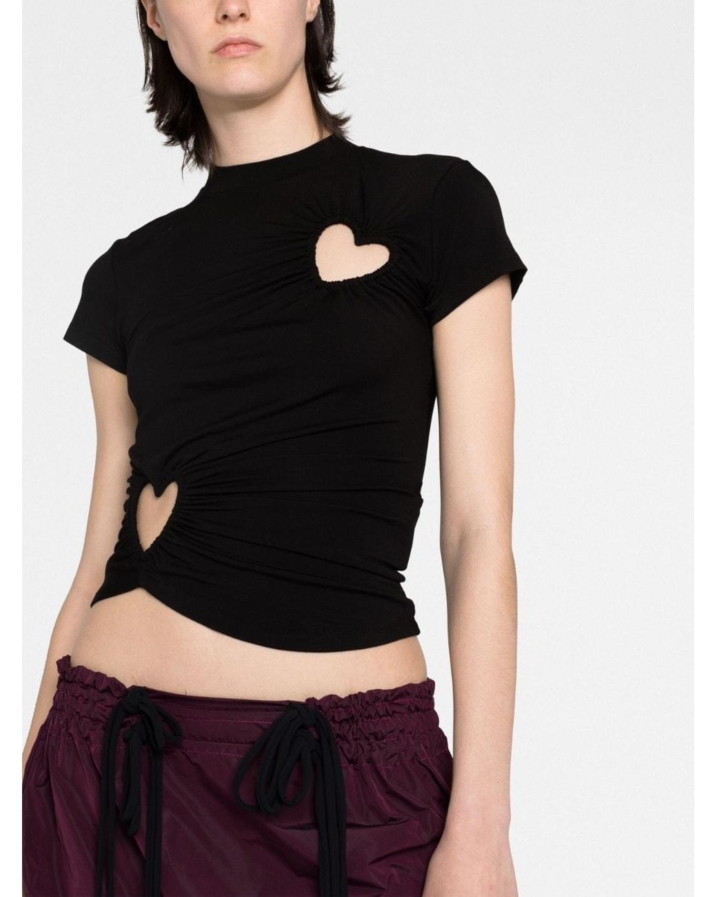 AMBUSH ハートカットアウトtee ブラック AMBUSH Heart cut-out Top | Black | FARFETCH