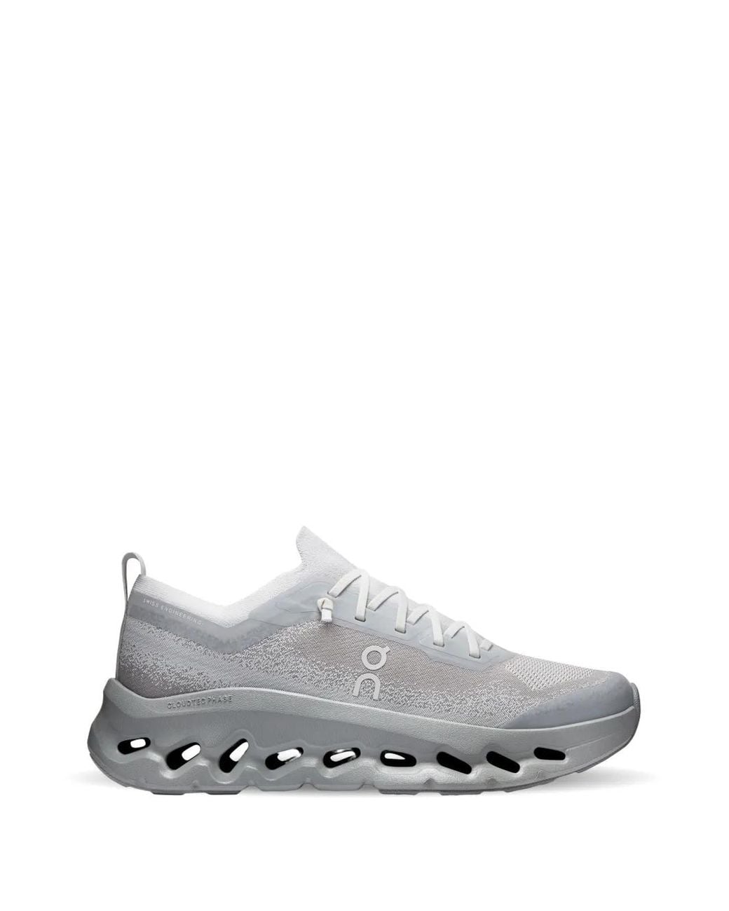 On Shoes White X Zendaya Baskets Cloudtilt Mo