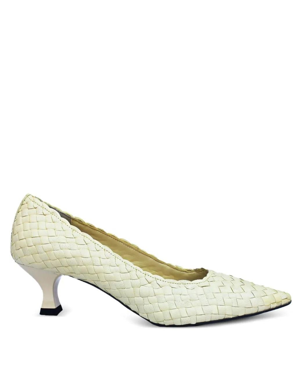 LA ROSE Metallic Carol Woven-Design Pumps