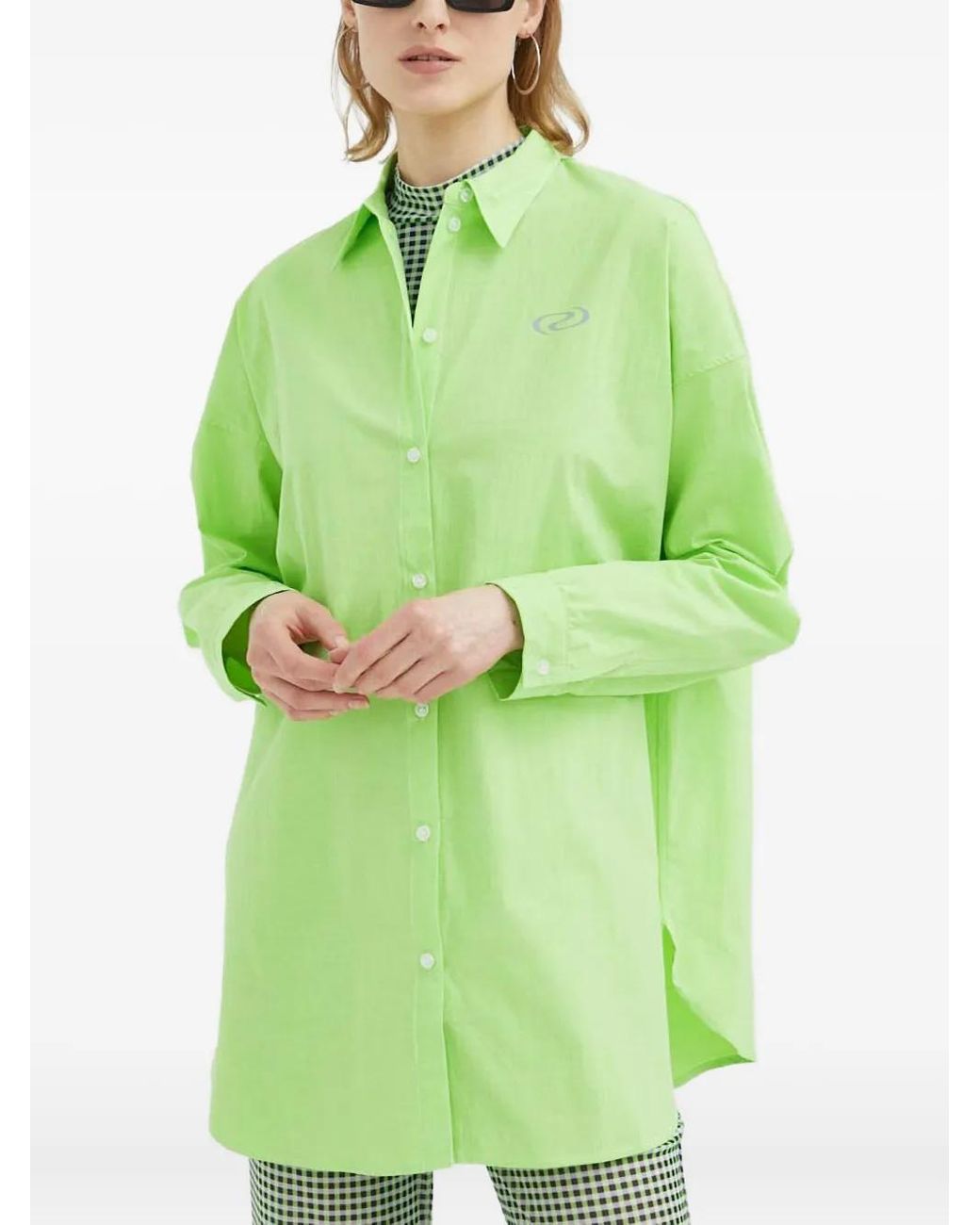 Résumé Green Buttoned Long-Sleeved Top