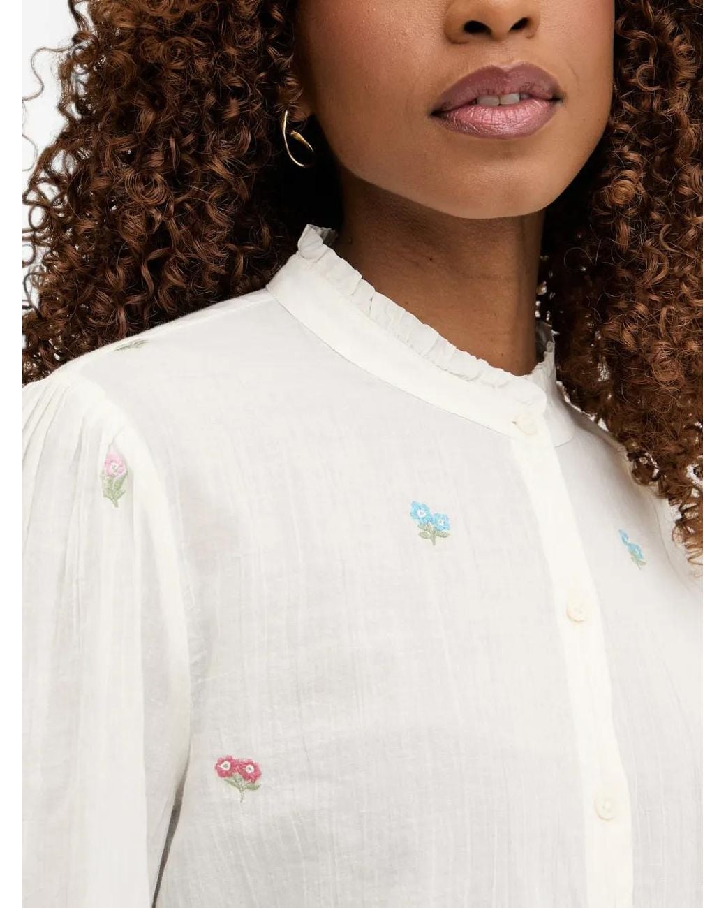 Benetton White Floral-Embroidered Ruffled-Collar Blouse