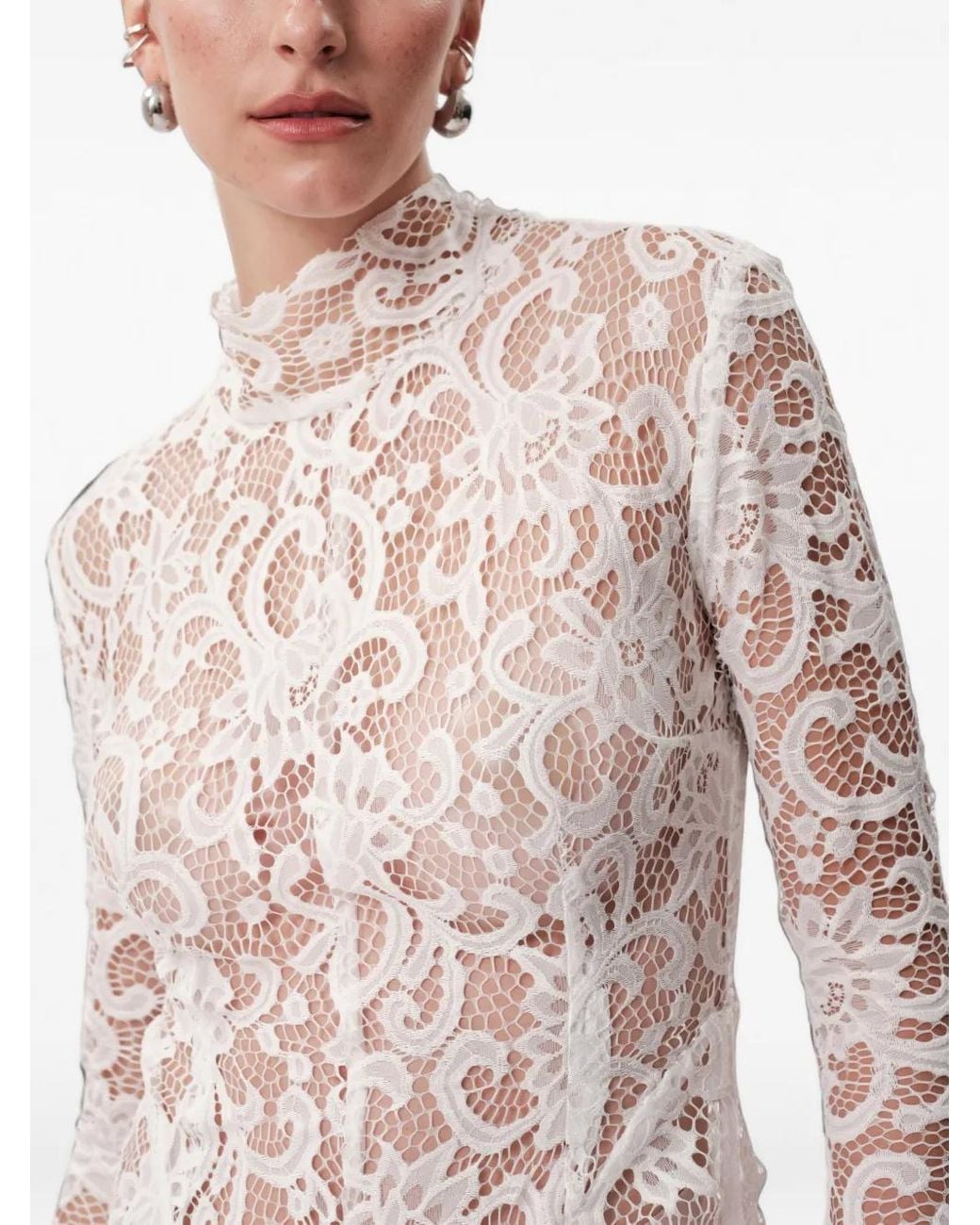 Concepto White Veil Lace Long-Sleeved Fitted Maxi Dress