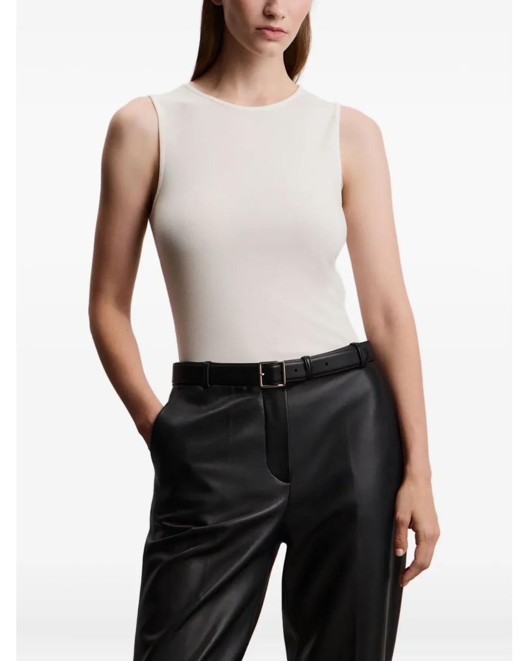 12 STOREEZ White Sleeveless Tank Top