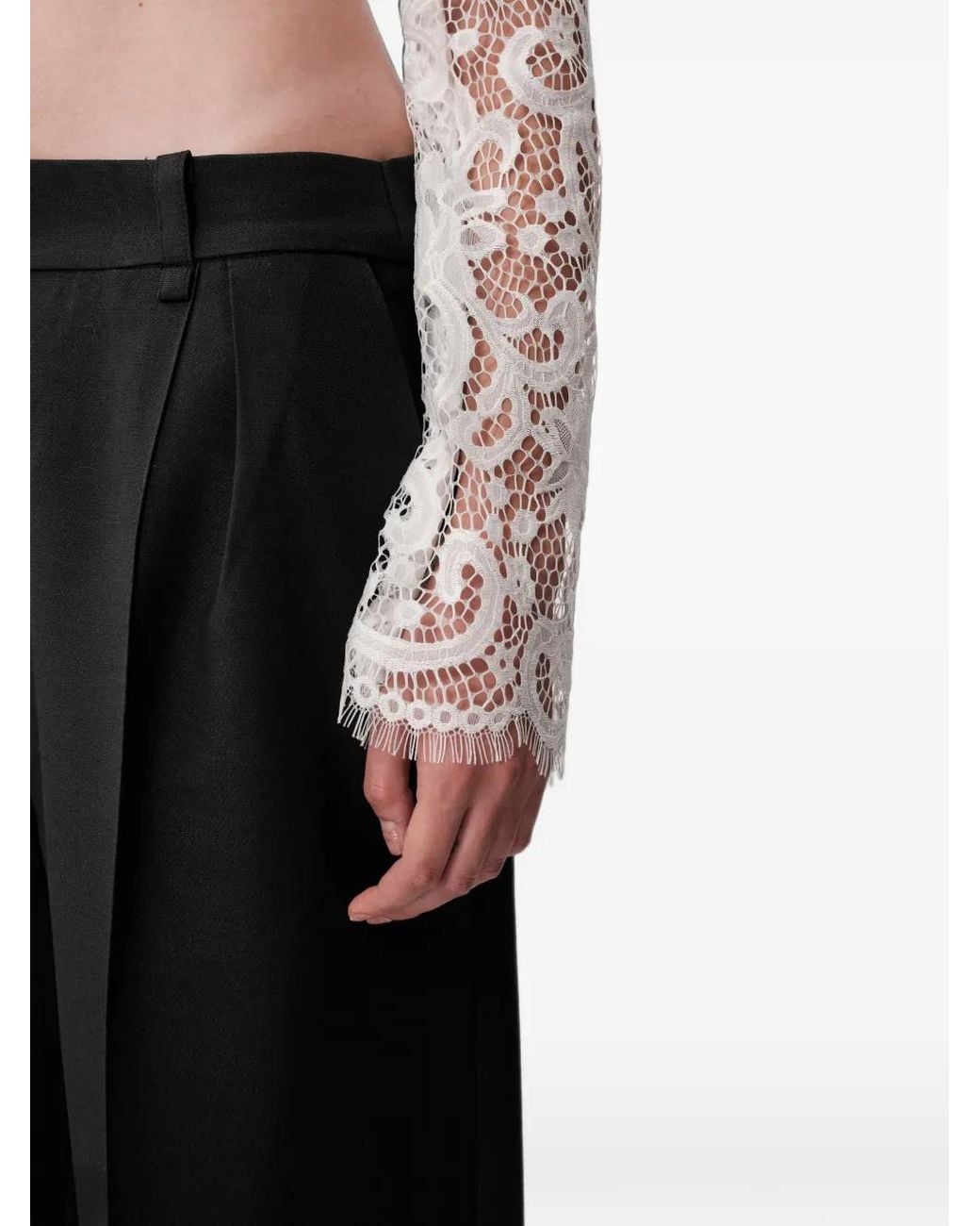 Concepto Black Mist Lace Long-Sleeved Cropped Blouse