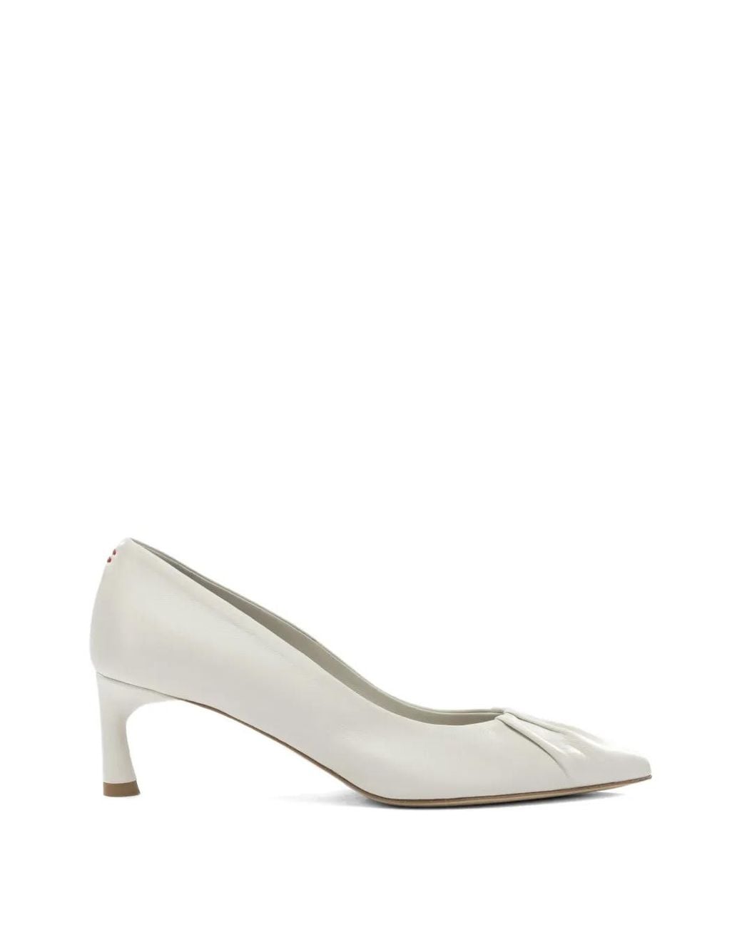 Pumps A Punta di Halmanera in White