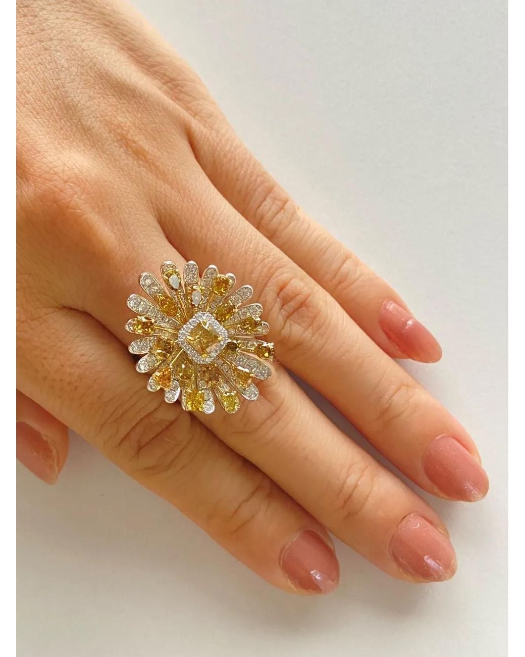 HYT Jewelry Metallic 18Kt Diamond Cocktail Ring