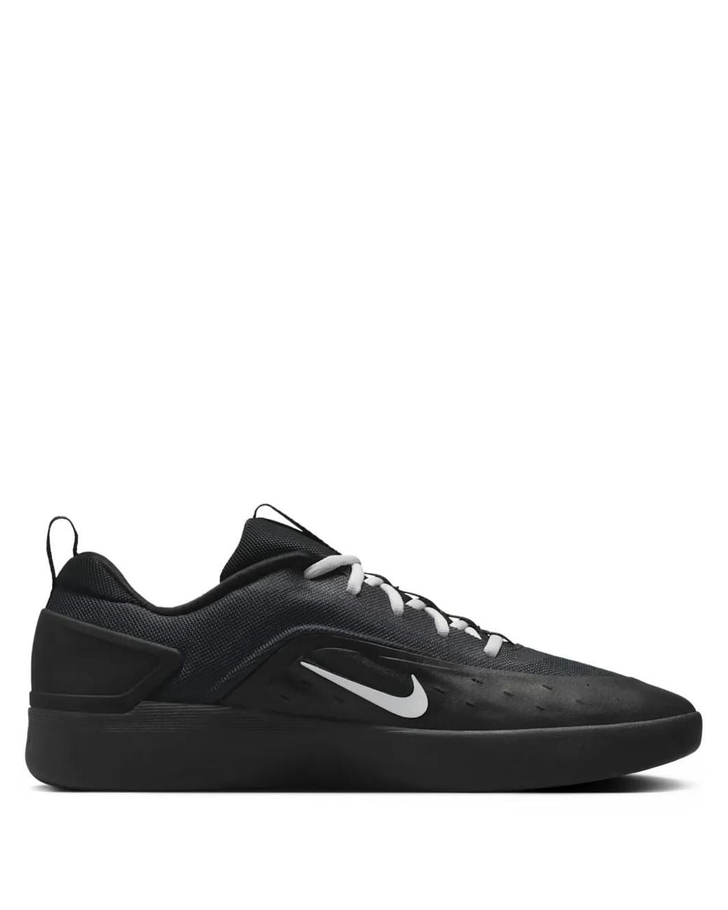 Nike Black Sb Zoom Nyjah 4 Low-Top Sneakers for men