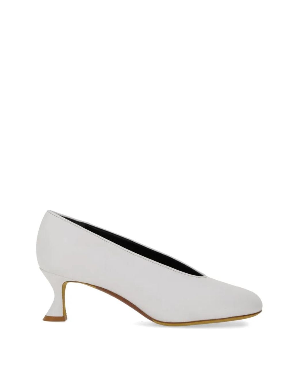 Moschino White Pumps Mit Runder Kappe