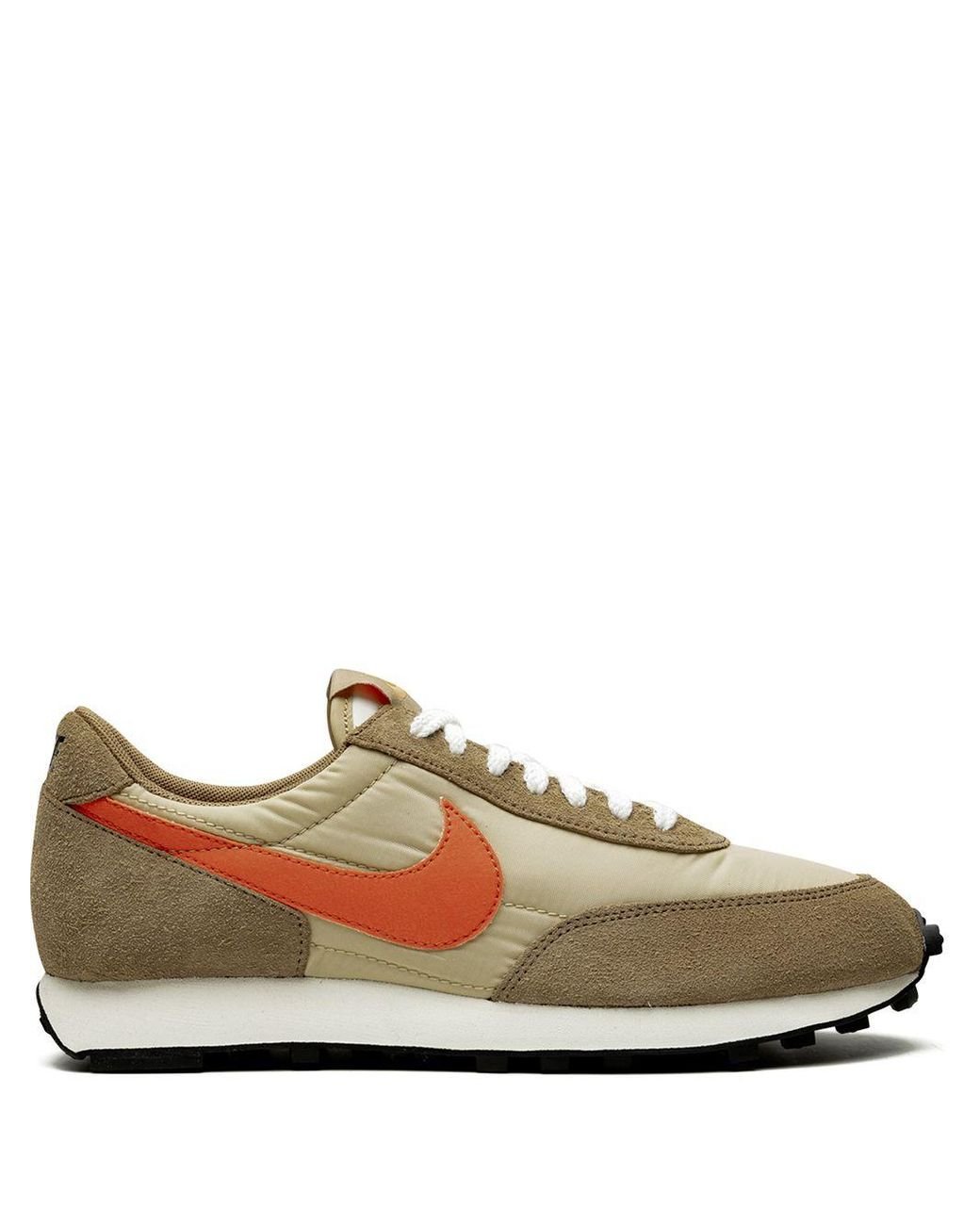 brown nike daybreak