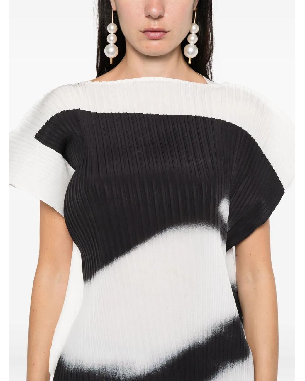 Issey Miyake Shadow Study Pleats Top in Black | Lyst Issey Miyake Shadow Study Pleats Top in Black | Lyst