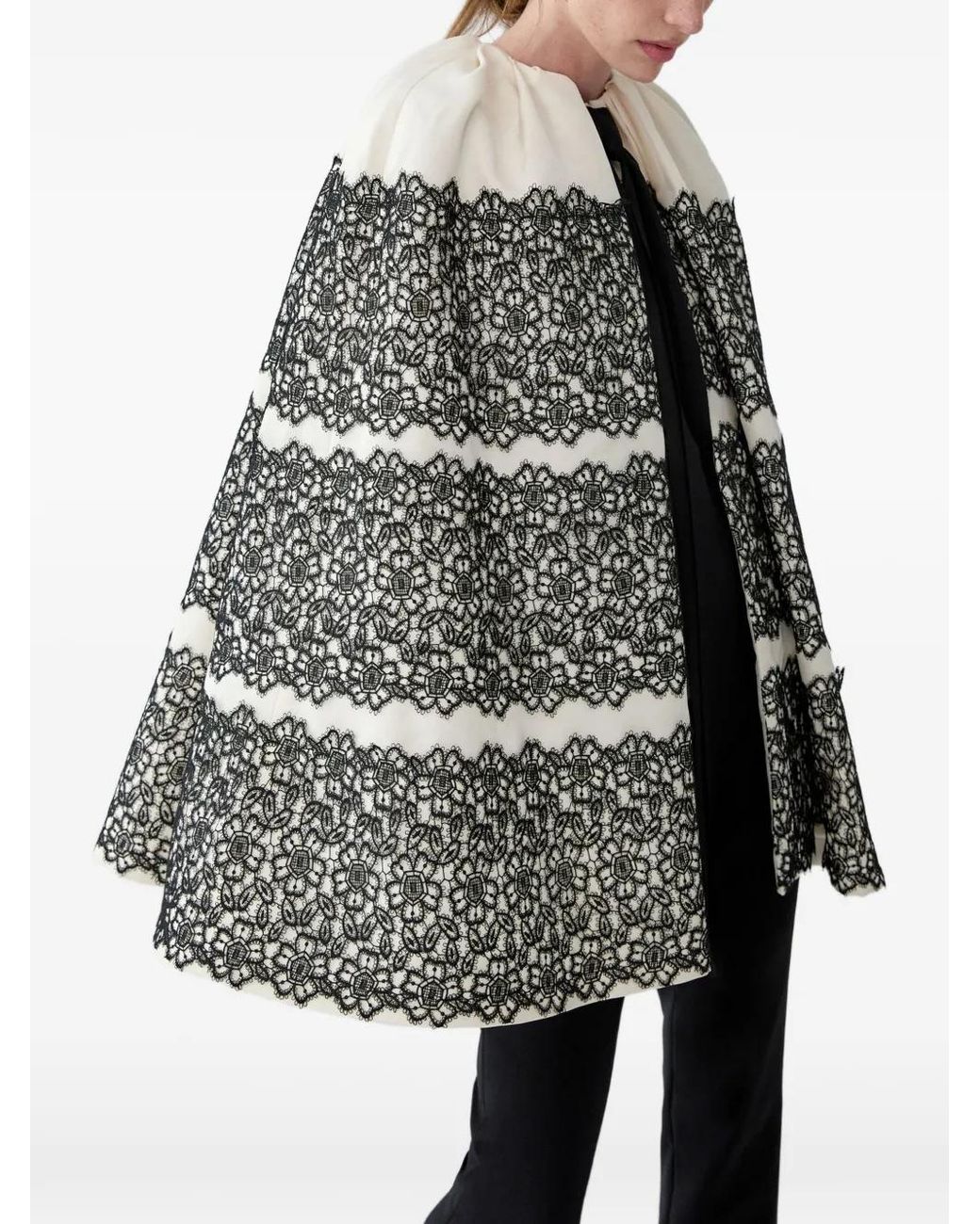 Carolina Herrera Natural Cape Bordée De Dentelle