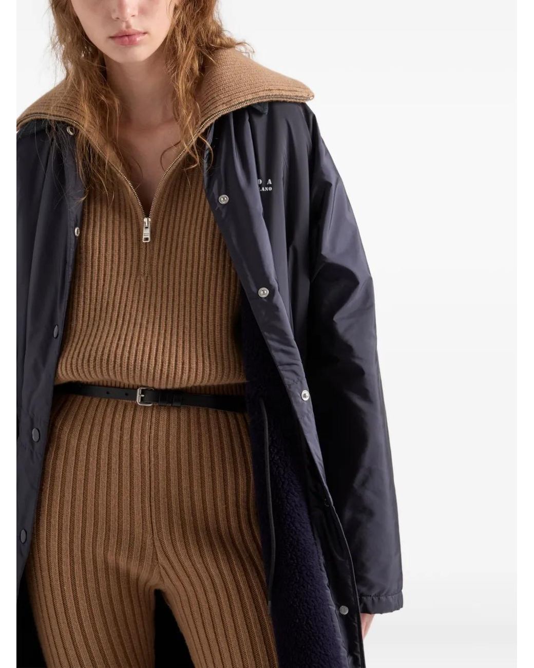 Prada Jas Met Opgestikte Zak En Raglan Mouwen in het Blue