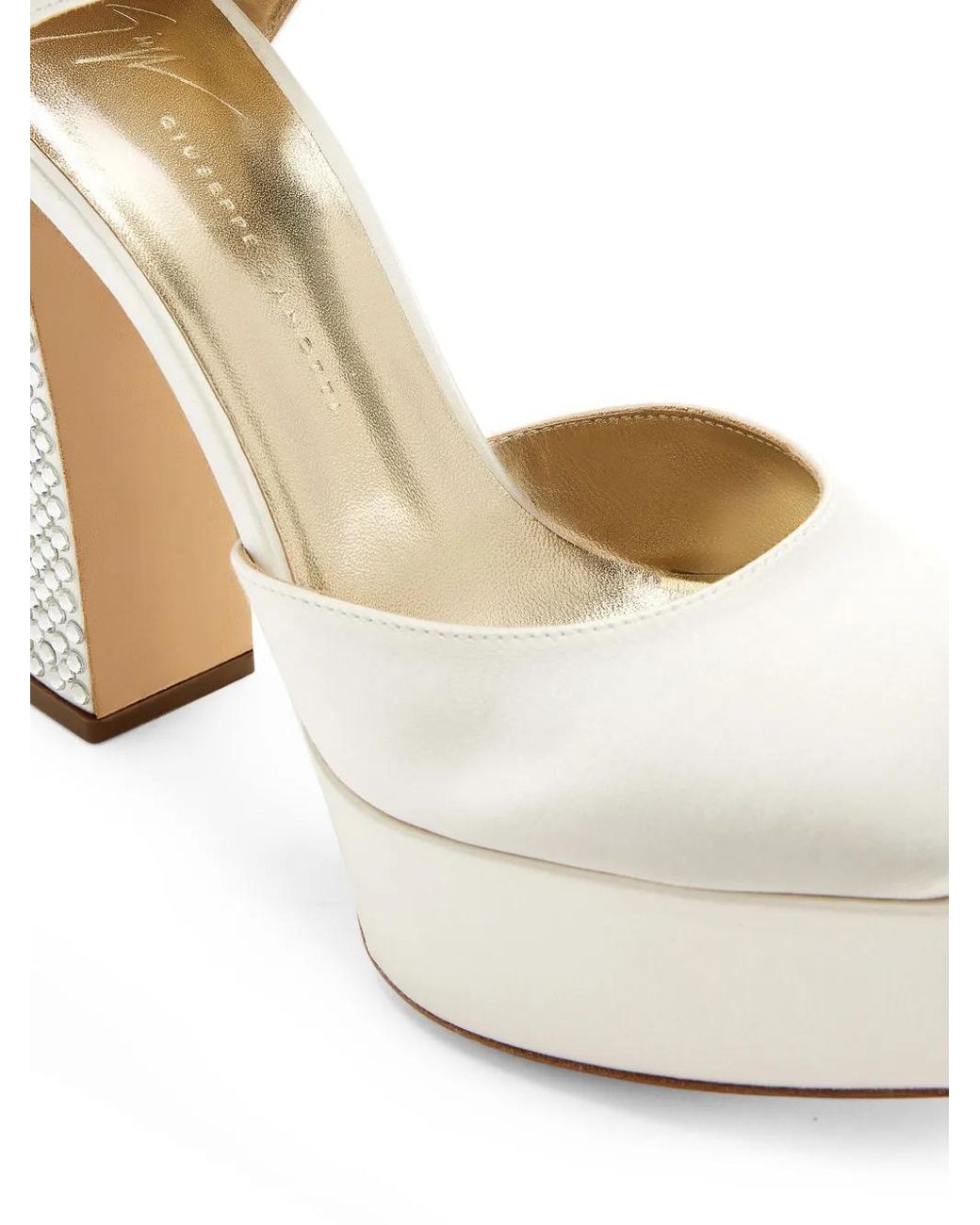 Giuseppe Zanotti White Pumps