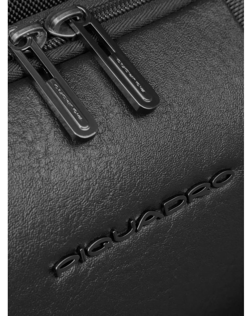 Piquadro Black Medium Expandable Four-Wheel Suitcase for men