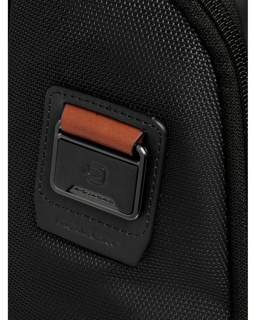 Piquadro Black Logo-Plaque Padded Backpack for men