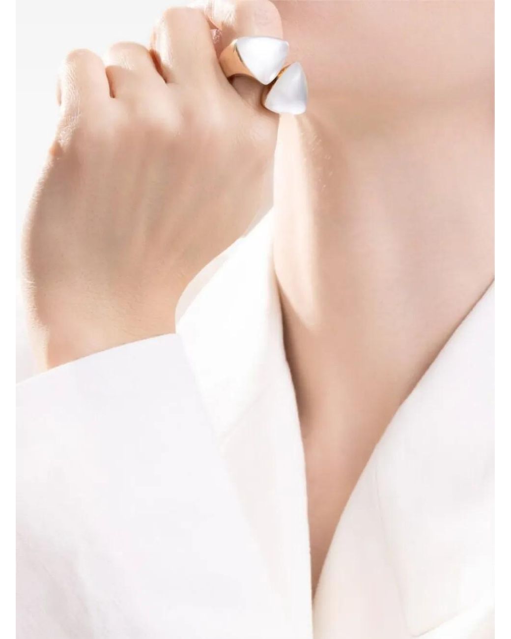 Vhernier White Freccia Rock Crystal And Mother-Of-Pearl Ring