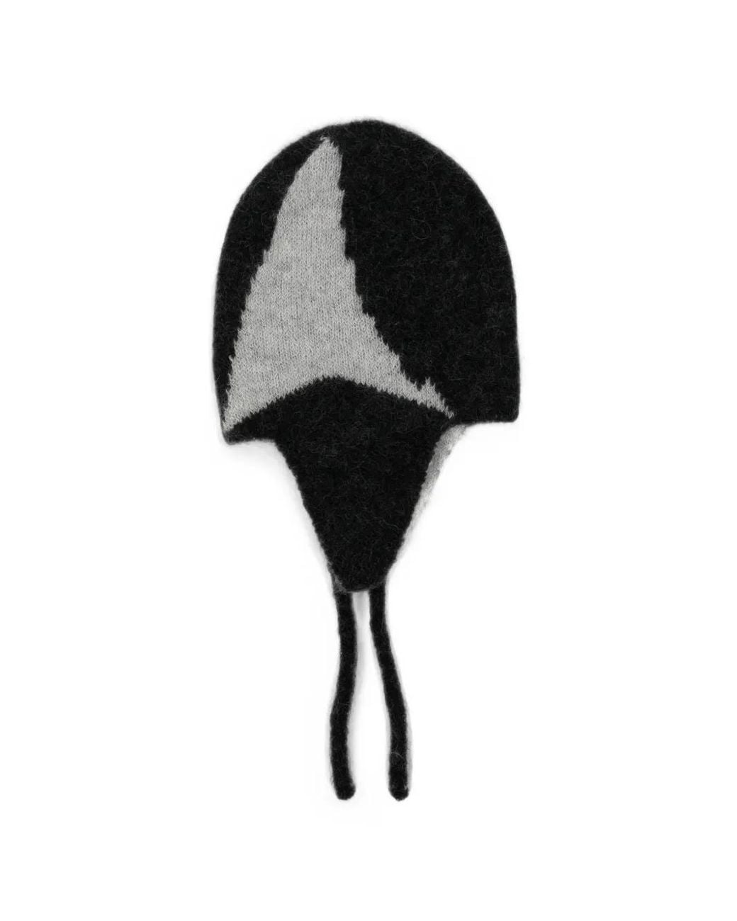 Roa Black Bonnet Beanie