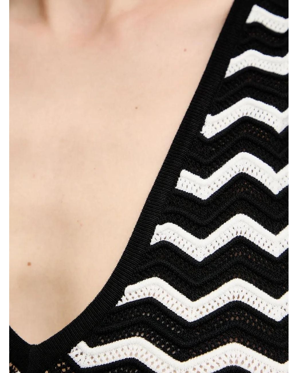 Morgan Black V-Neck Sleeveless Midi Dress