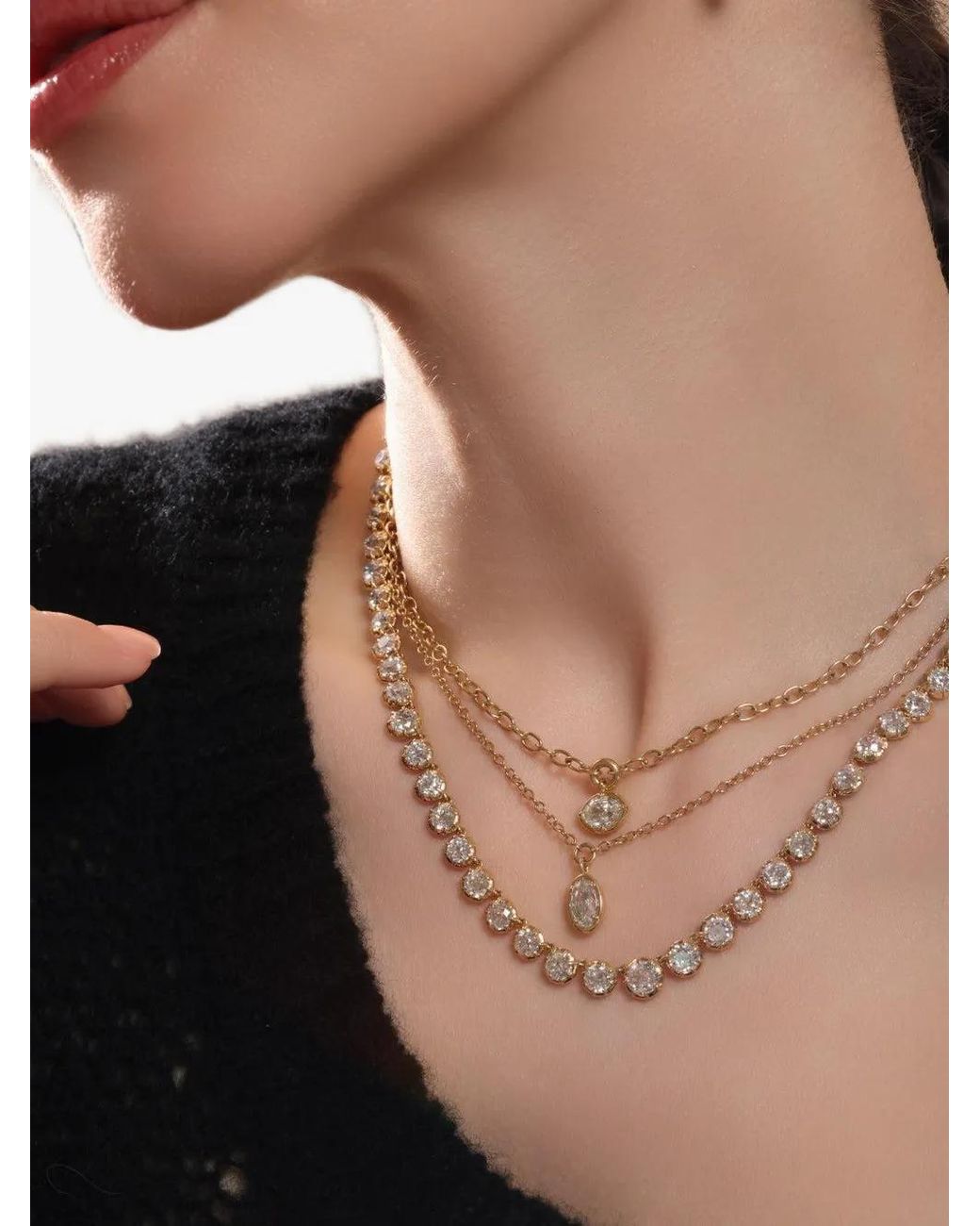 Sutra Metallic Diamond Pendant Necklace