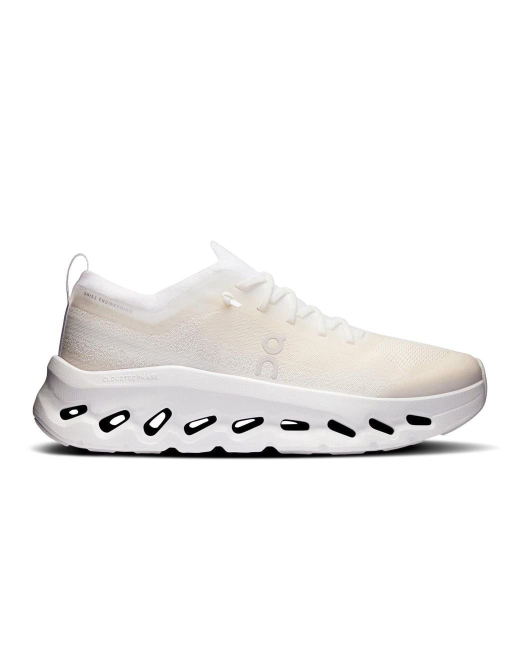 On Shoes White Cloudtilt Moon W