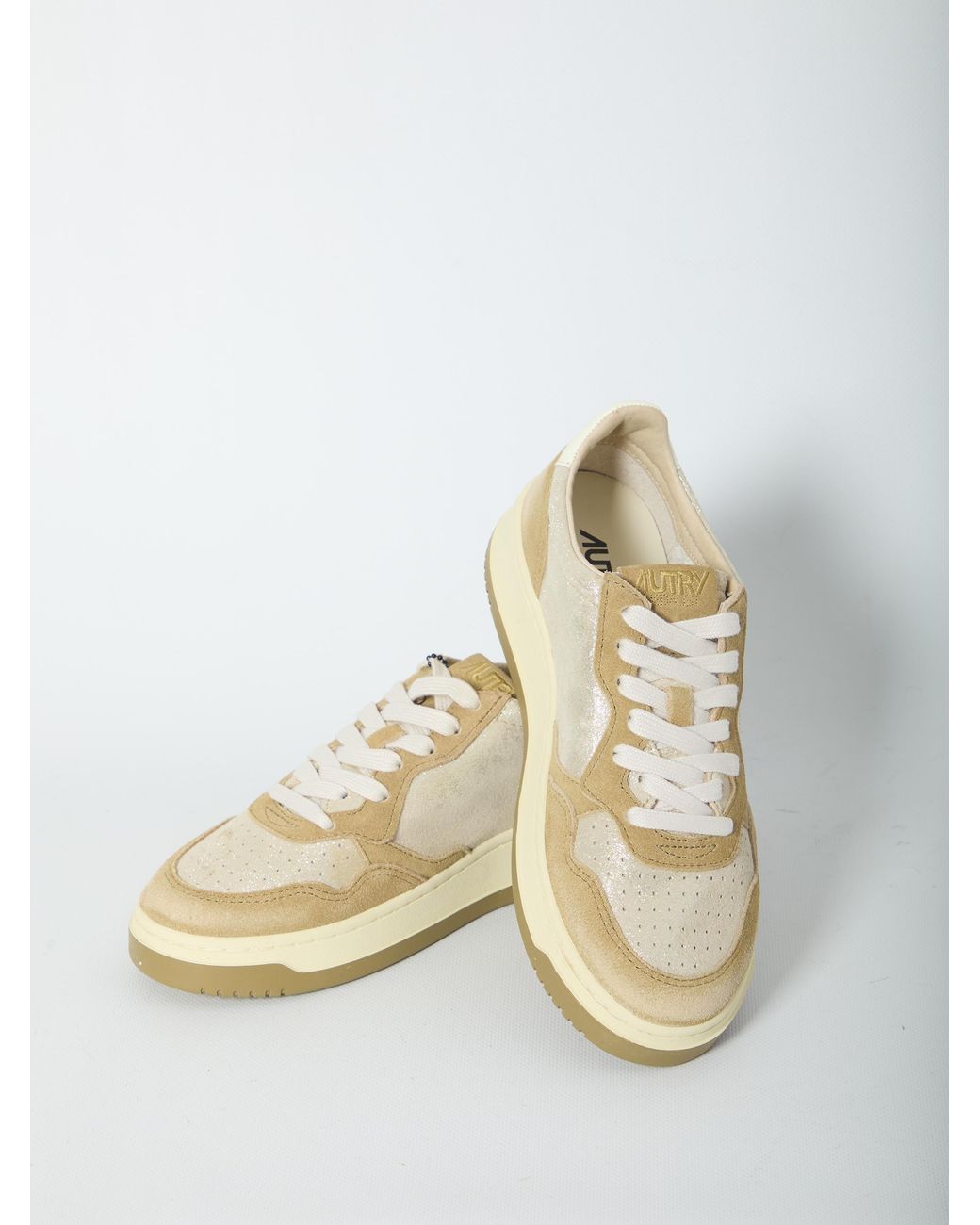 Autry White Medalist Low Sneakers