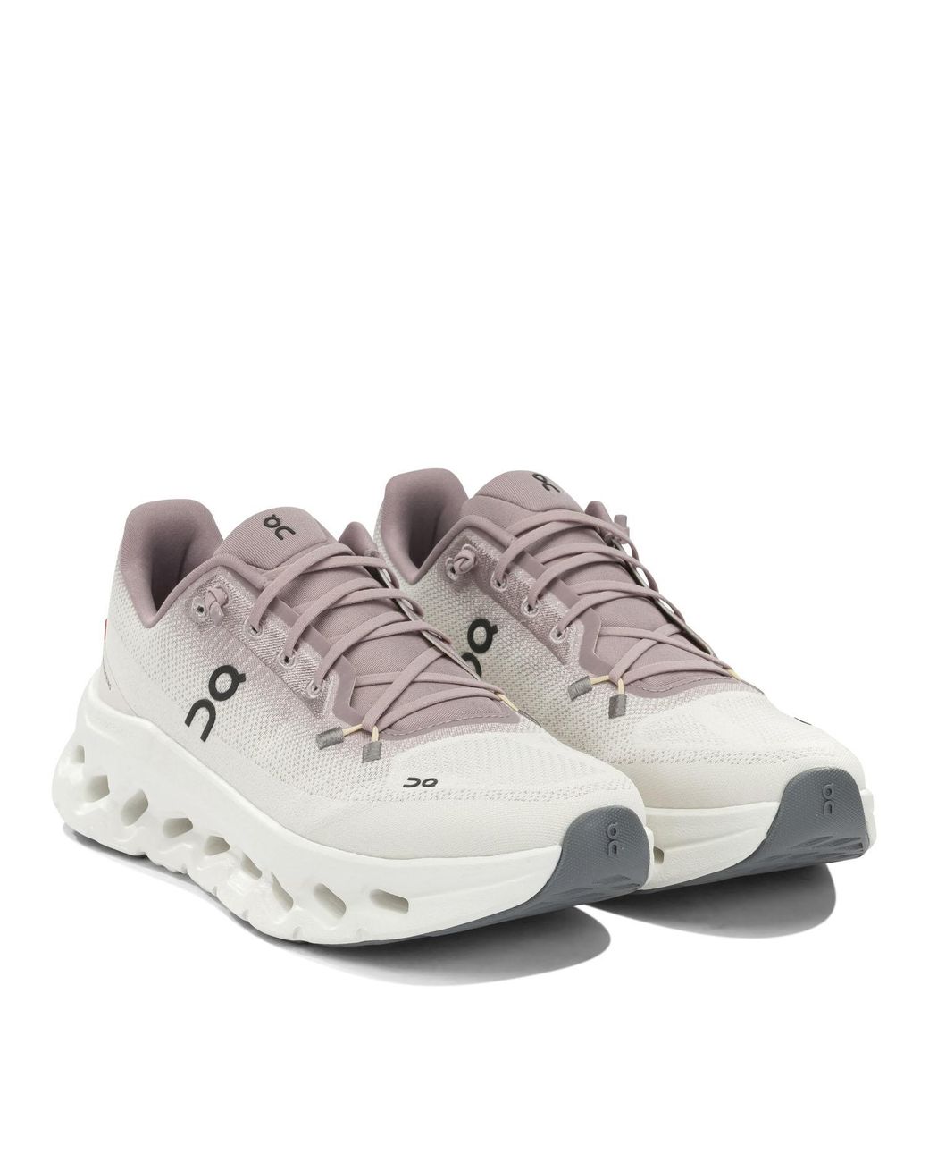 On Shoes White "Cloudtilt" Low-Top Sneakers