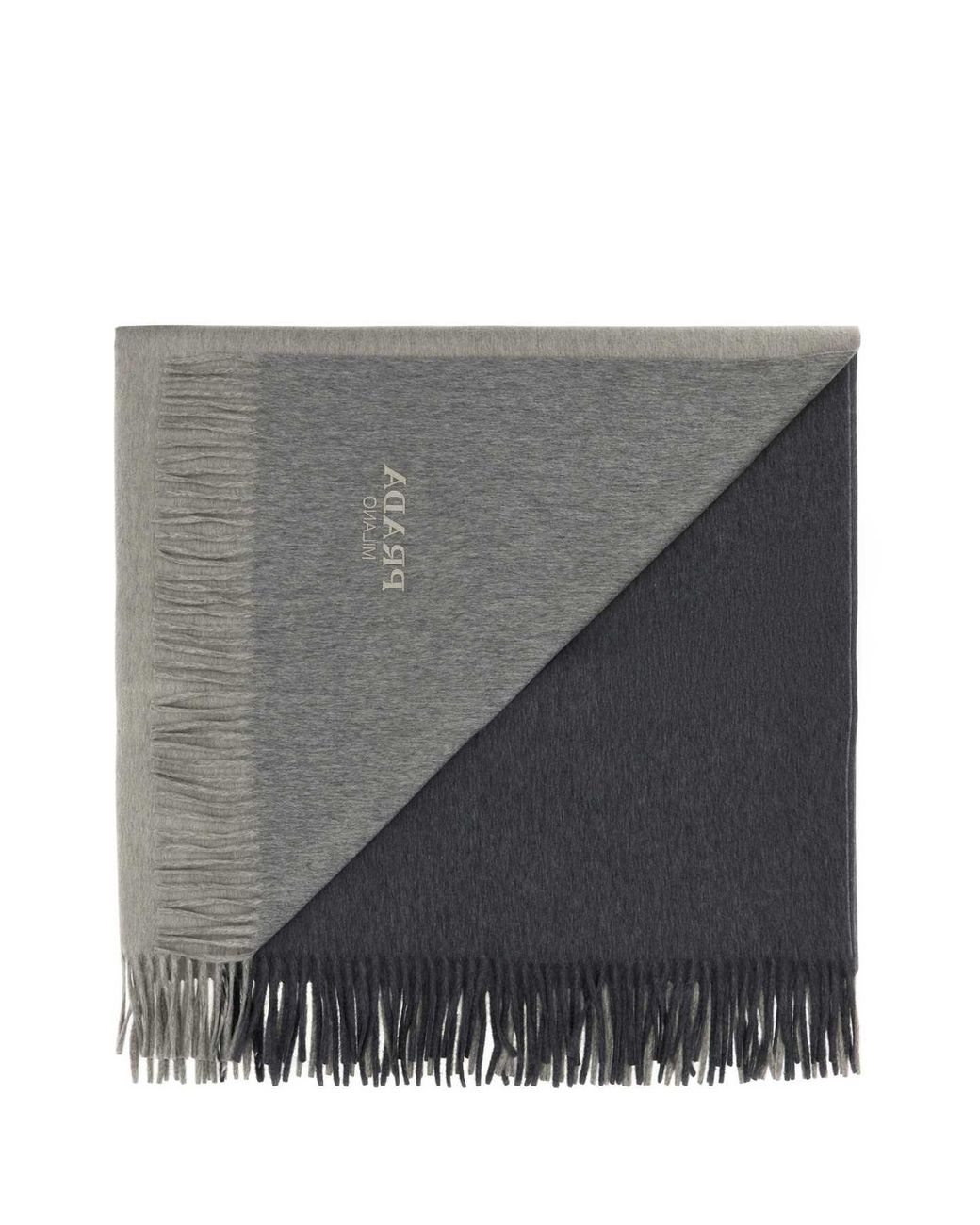 Prada Gray House/Bathroom