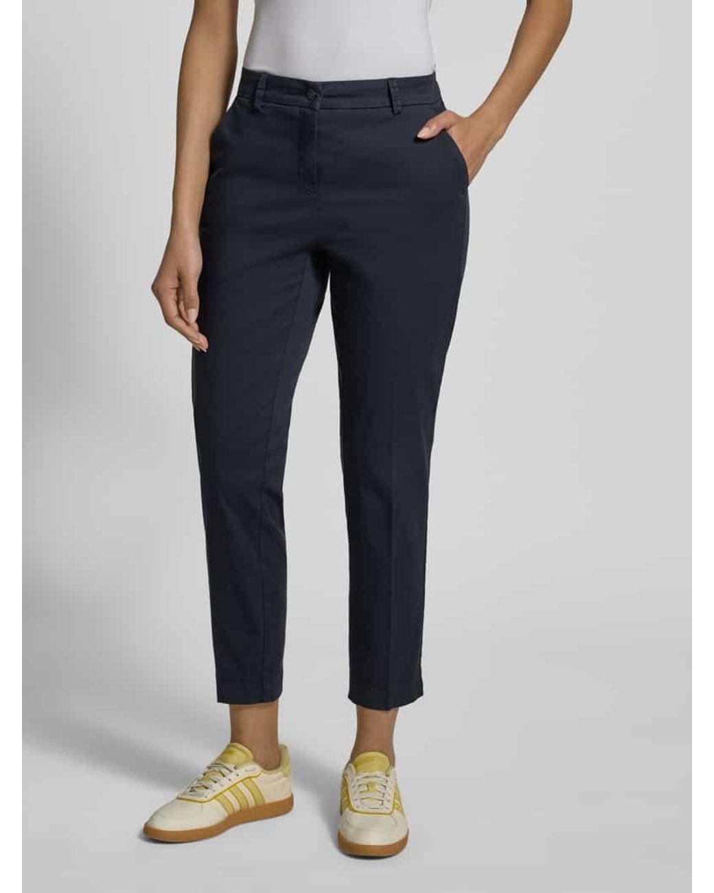 Cambio Blue Straight Fit Stoffhose mit Bügelfalten Modell 'Karina'