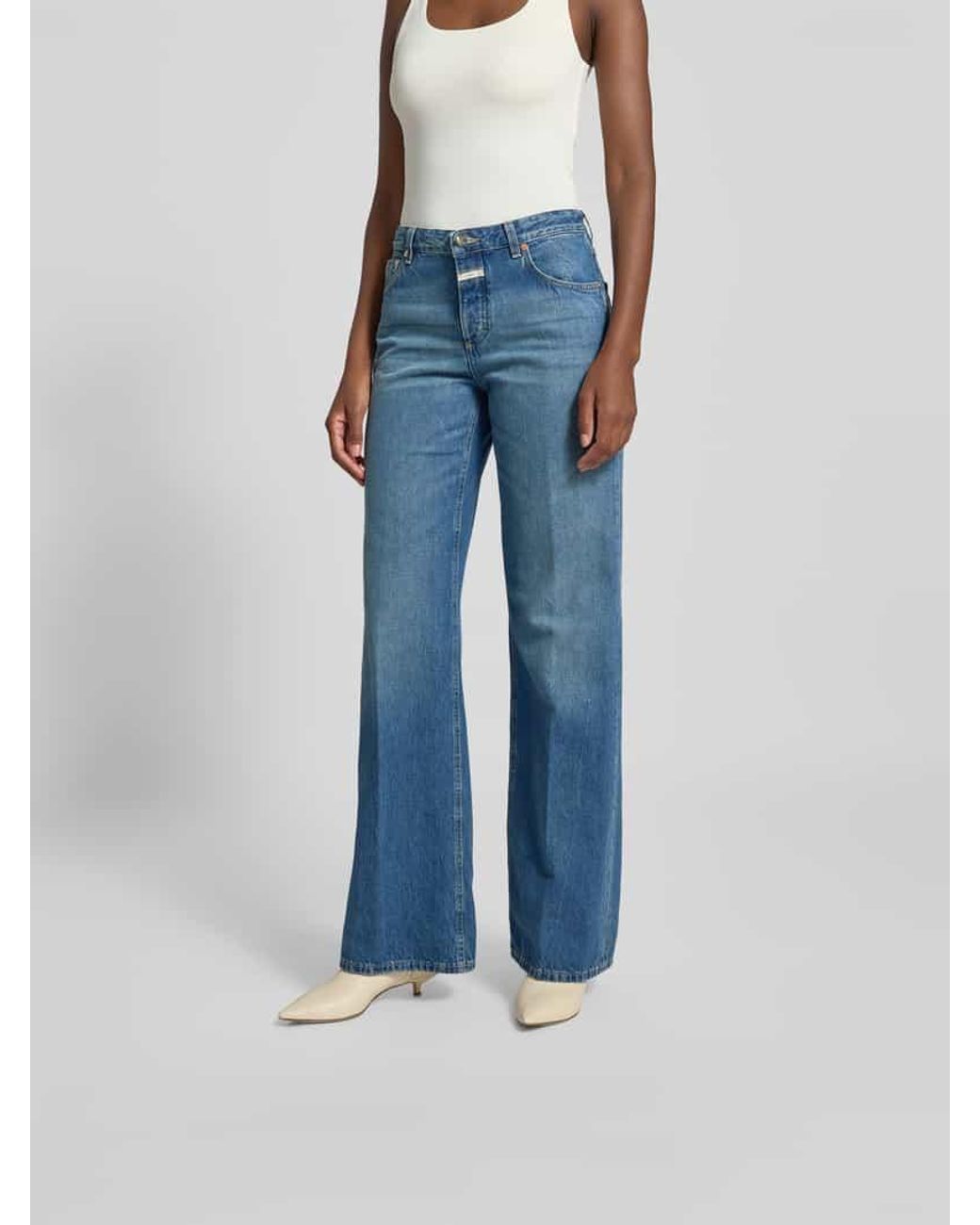 Closed Blue Flared Fit Jeans mit Logo-Patch