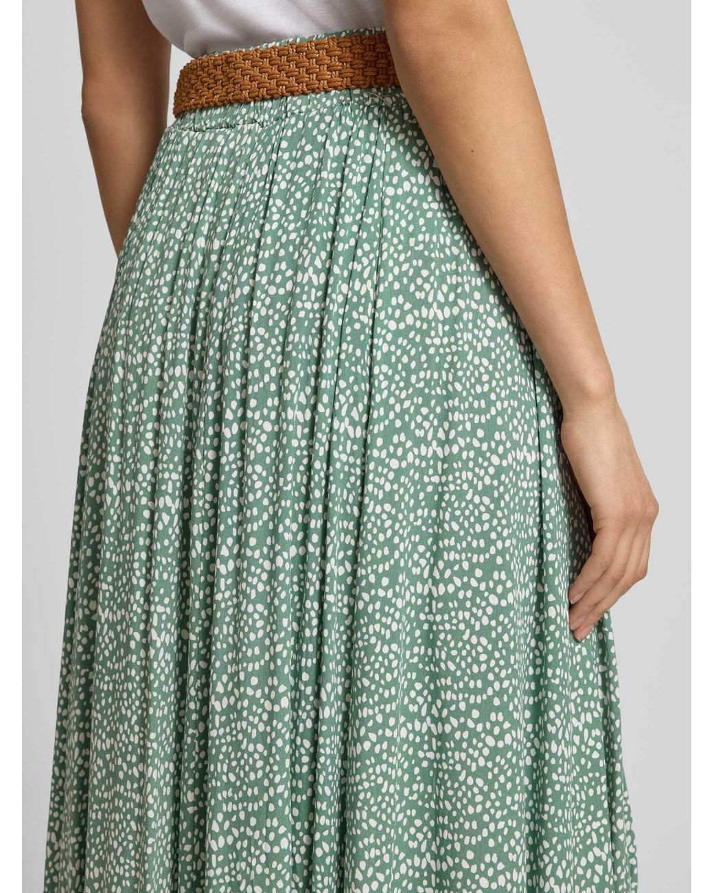 Apricot Midirok Van Viscose Met Riem in het Green