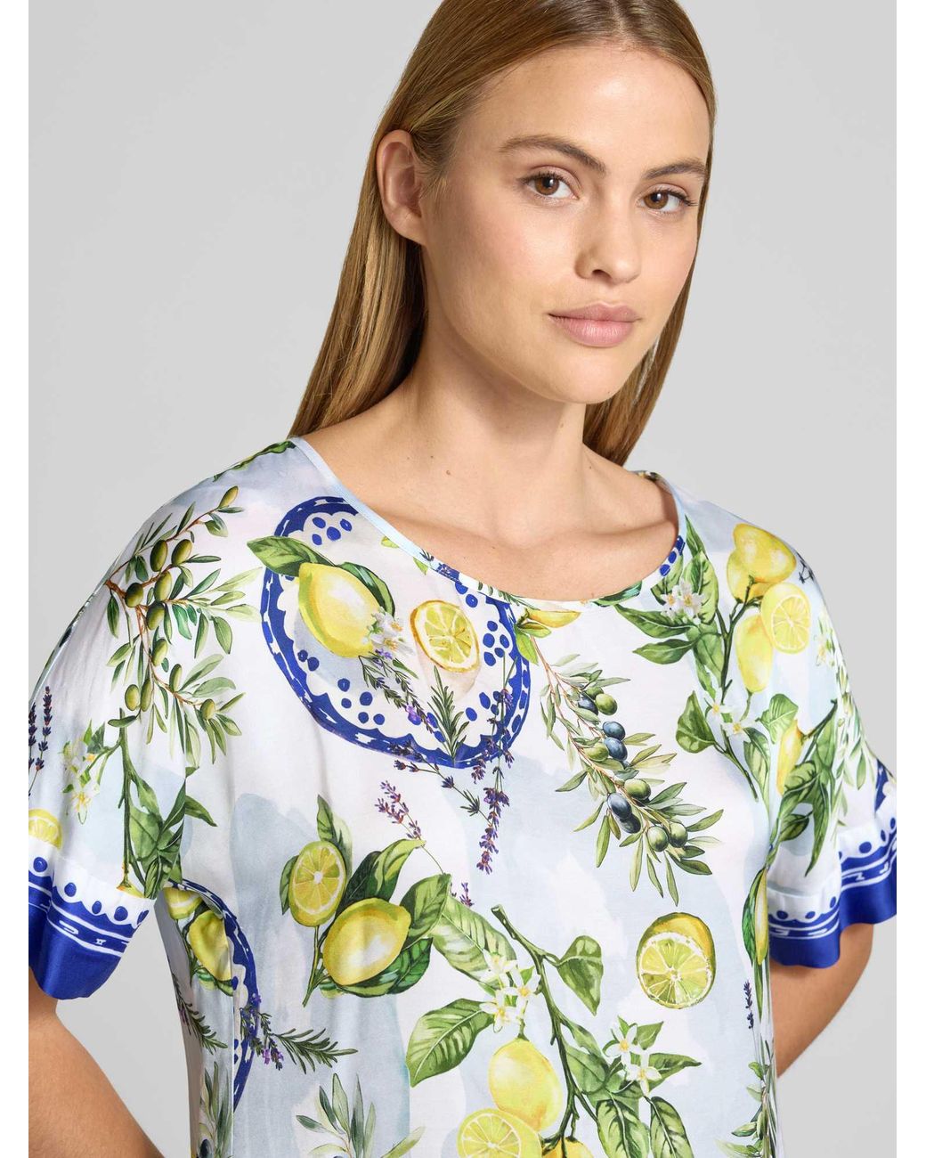 Marc Cain Blouses Korte Mouw in het Gray