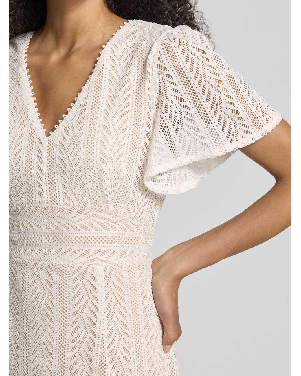 Apricot Midi-Jurk Van Gehaakt Kant Met V-Hals in het White