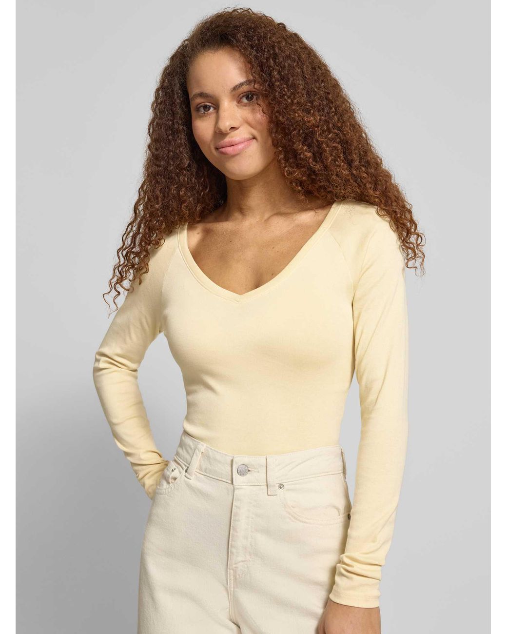 Gina Tricot Slim Fit Shirt Met Lange Mouwen Met V-Hals in het Natural