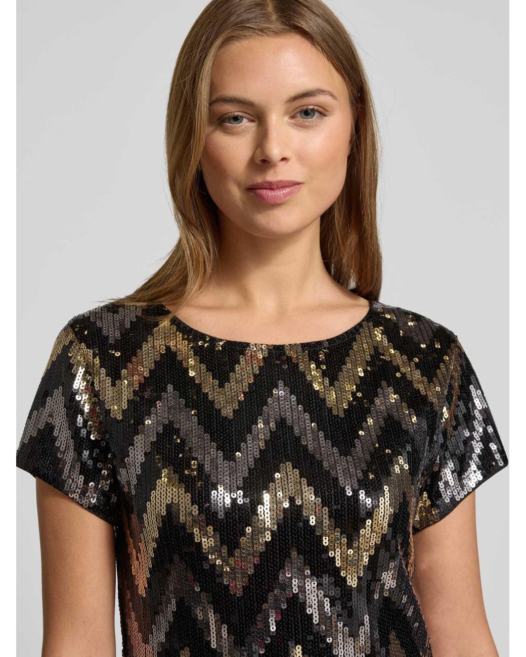 Apricot Mini-Jurk Met Ronde Hals in het Black