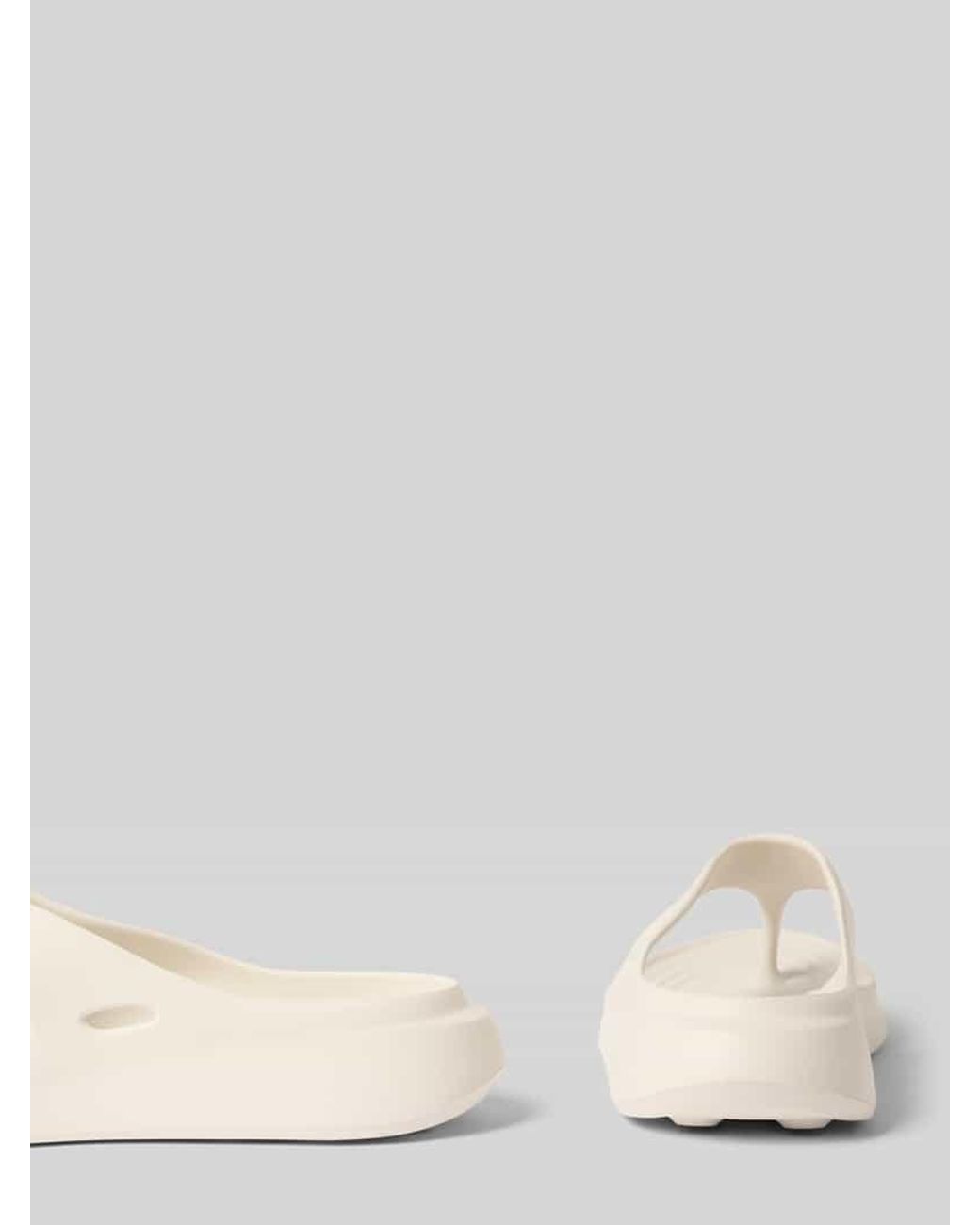 Lacoste Flip Flops mit Label-Prägung in Natural für Herren